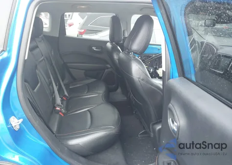 2019 Jeep Compass Limited 4X4 из США, поврежденный, VIN 3C4NJDCB2KT639283